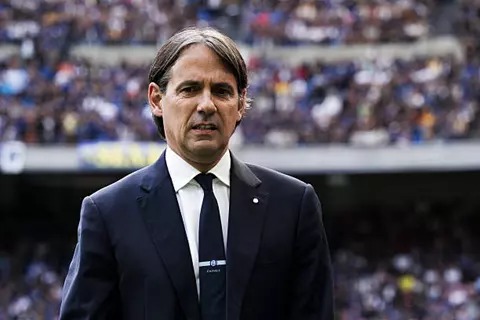 وسط شائعات الهلال.. إنزاجي يجتمع مع مسؤولي إنتر ميلان